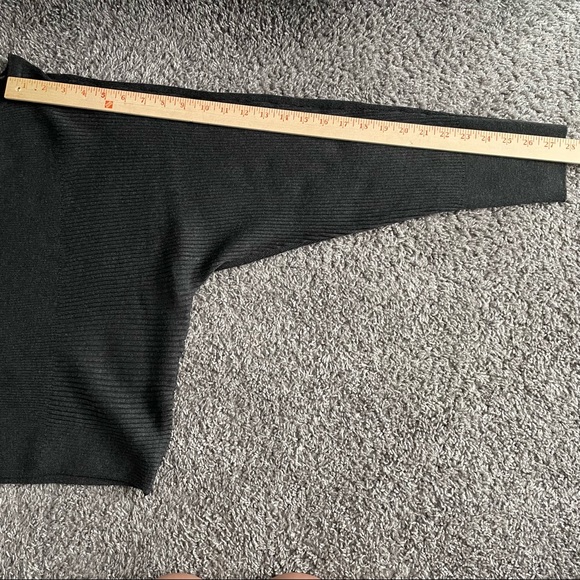 Cable & Gauge Women’s Plus size Long Sleeves Top - Picture 9 of 11